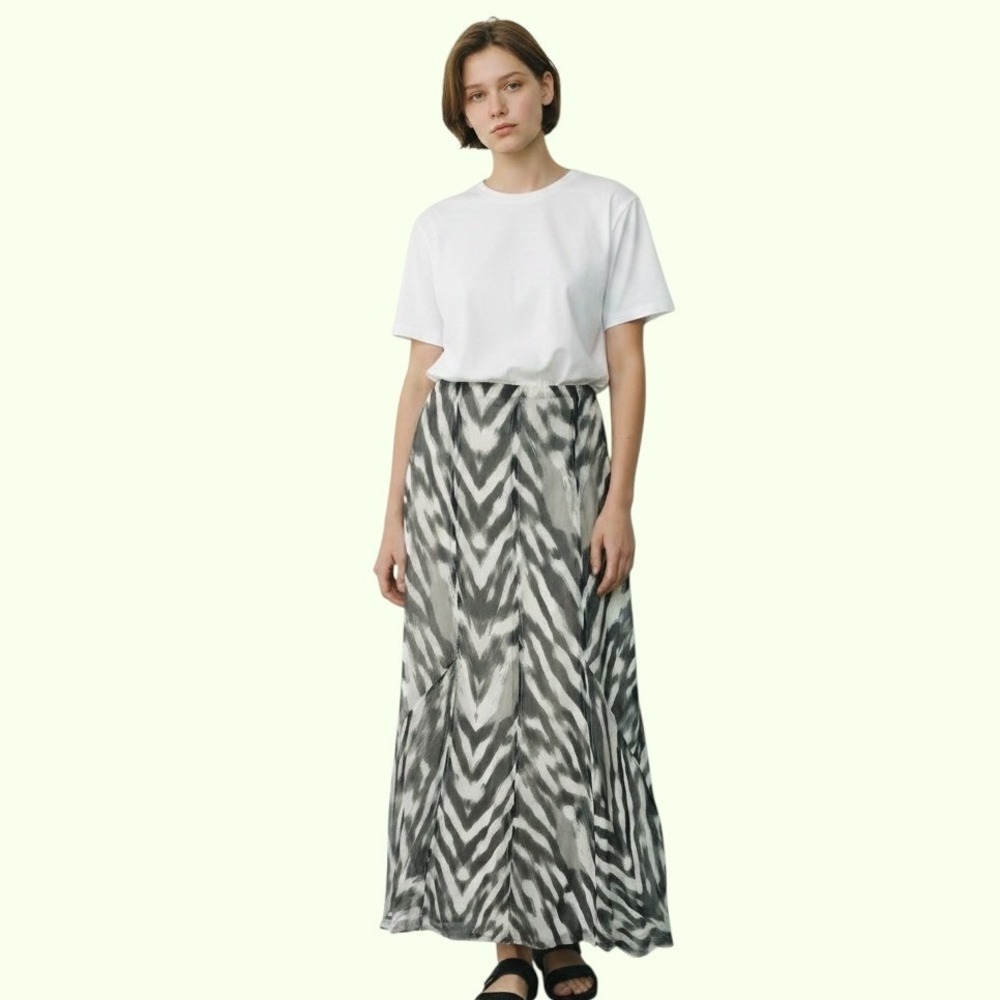 New York & Company Grey White Ikat Zebra Print Midi Skirt Sz 12 Side Zip Chiffon